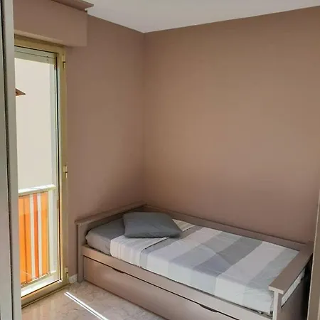 2p Neuf, Piscine, 5 Min Mer, Tennis, Wifi Parking - A Louer Antibes